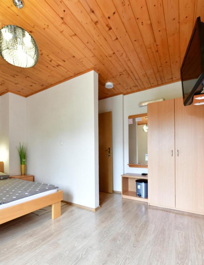 Rooms Toni Selište Drežničko Buitenkant foto