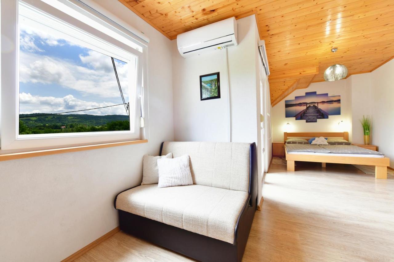 Rooms Toni Selište Drežničko Buitenkant foto