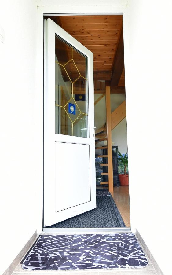 Rooms Toni Selište Drežničko Buitenkant foto
