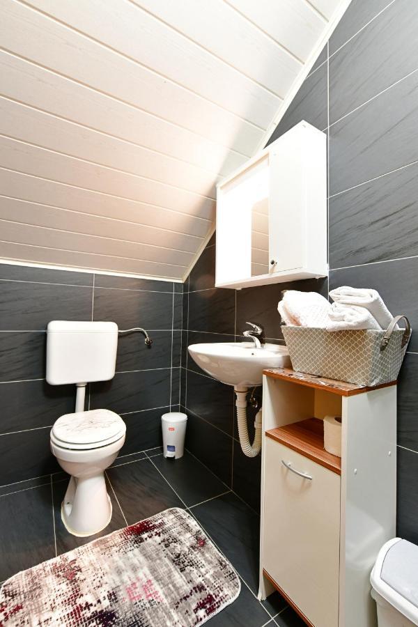 Rooms Toni Selište Drežničko Buitenkant foto