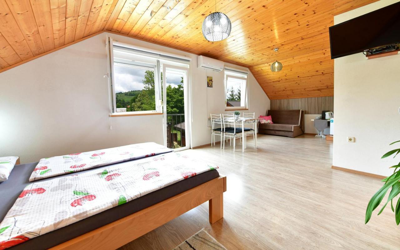 Rooms Toni Selište Drežničko Buitenkant foto