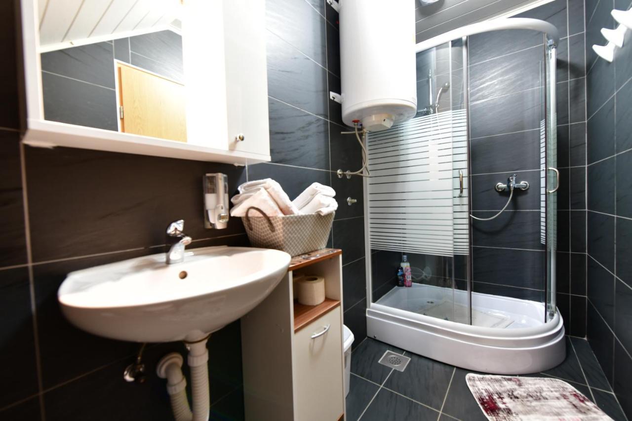 Rooms Toni Selište Drežničko Buitenkant foto